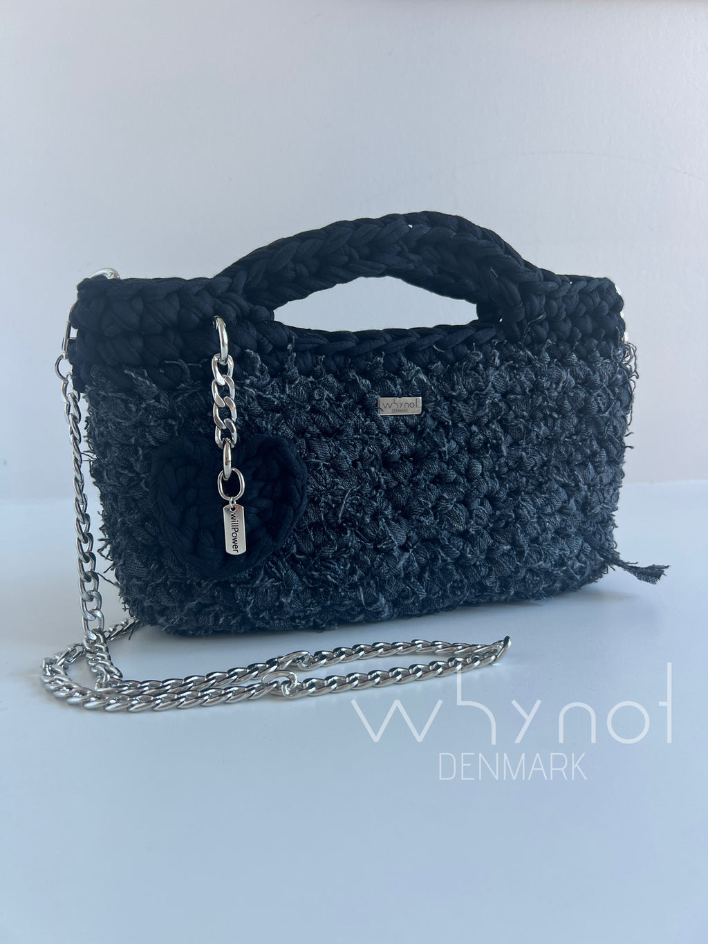 Sort hæklet taske i recycled jeans