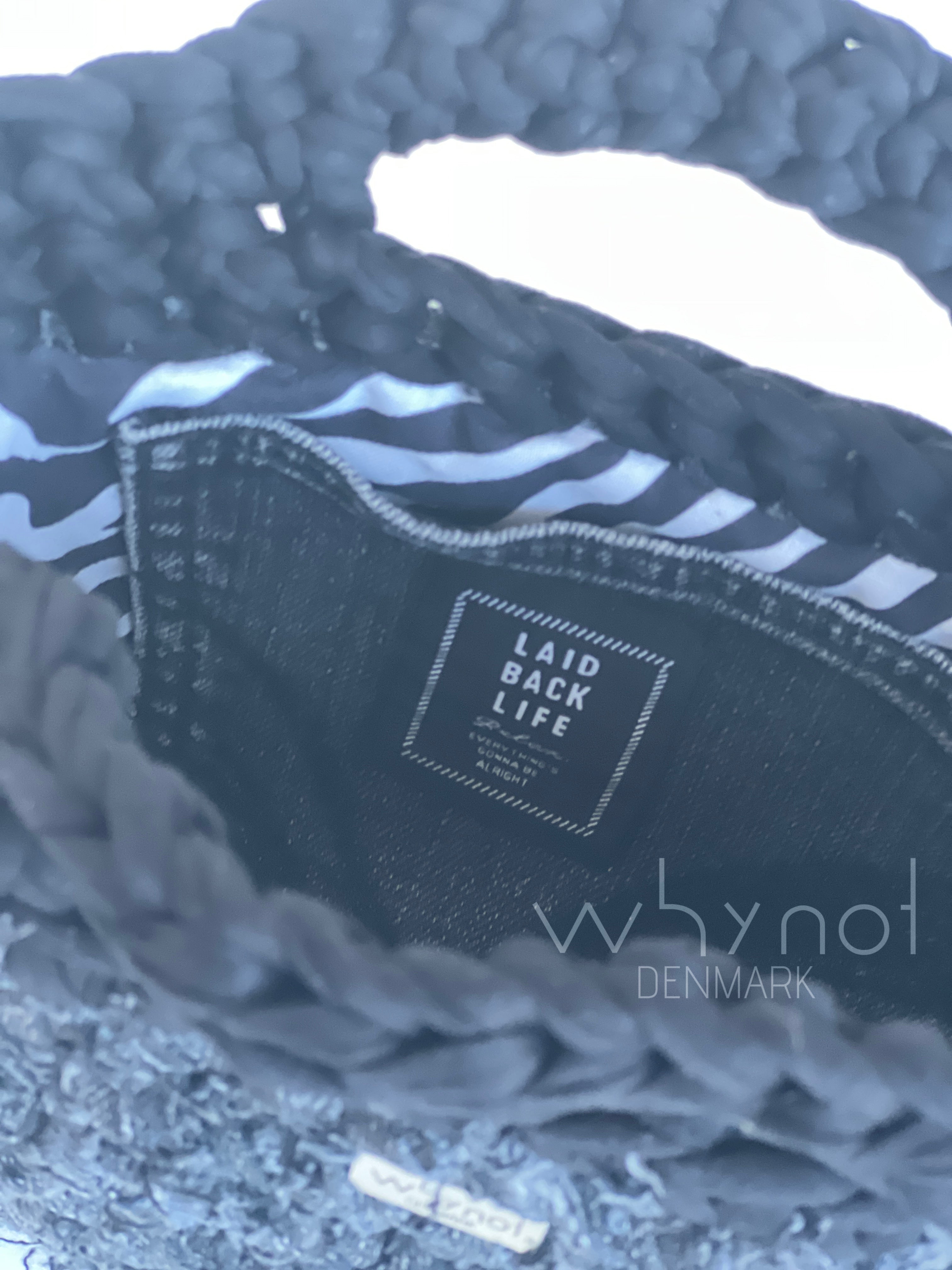 Sort hæklet taske i recycled jeans