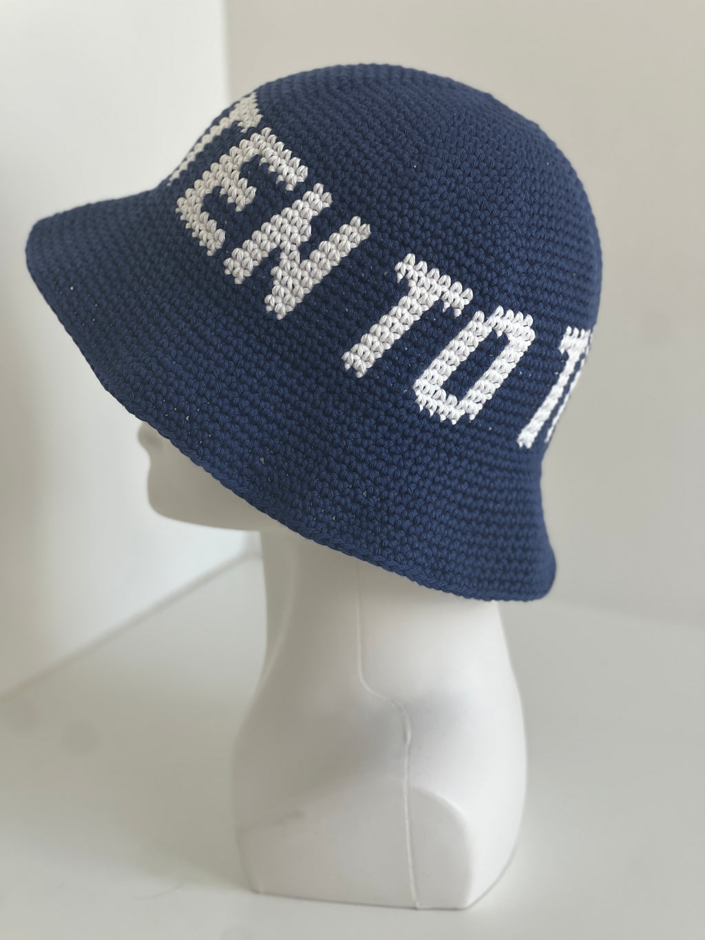 Herrebøllehat – Listen to the 🌊 – Navy